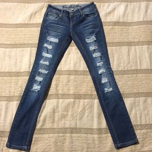 NWOT Vanilla Star Ripped Jeans